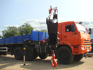 Седельный тягач-вездеход КАМАЗ-44108 (6×6) с КМУ Palfinger PK 18500В и полуприцепом СЗАП-9327